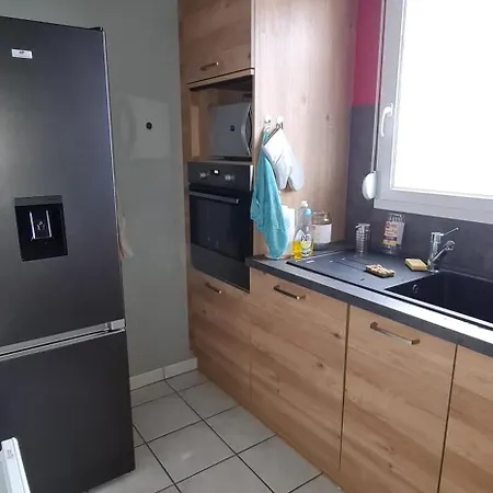 2 Chambres-phonique-parking Securise-climatisation-dalle Beton- Gere Par Presta-zen'services Verdun-sur-Meuse