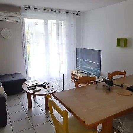 2 Chambres-phonique-parking Securise-climatisation-dalle Beton- Gere Par Presta-zen'services