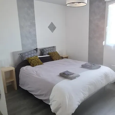Apartment 2 Chambres-phonique-parking Securise-climatisation-dalle Beton- Gere Par Presta-zen'services Verdun-sur-Meuse