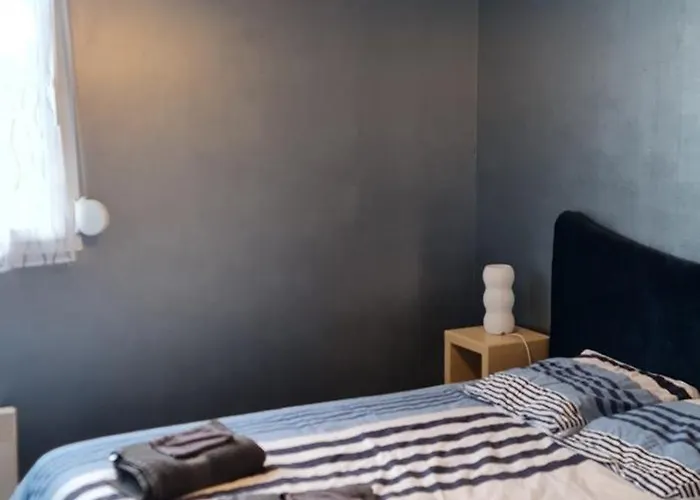 2 Chambres-phonique-parking Securise-climatisation-dalle Beton- Gere Par Presta-zen'services Verdun-sur-Meuse