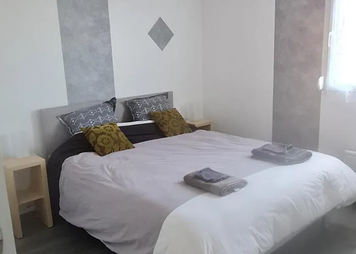 Apartment 2 Chambres-phonique-parking Securise-climatisation-dalle Beton- Gere Par Presta-zen'services Verdun-sur-Meuse